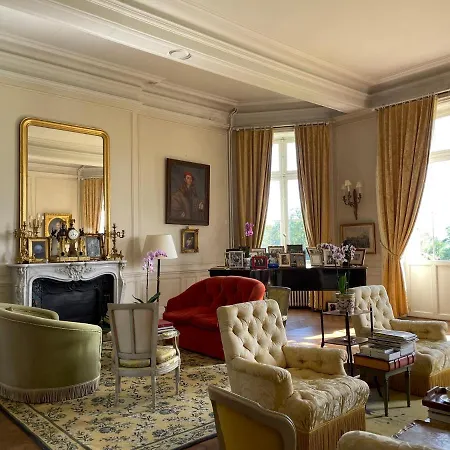 Chateau De Bostz Bed & Breakfast *